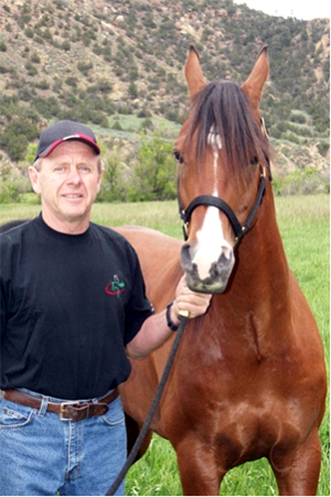 Fort Howes NC 100: Elroy Karius & Apache Eclipse: 1st Middleweight, Best Conditioned Horse. photo by Fritz Harshbarger