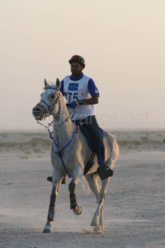 0902UAE_433