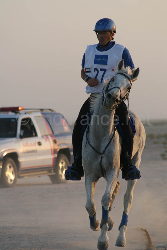 0902UAE_437