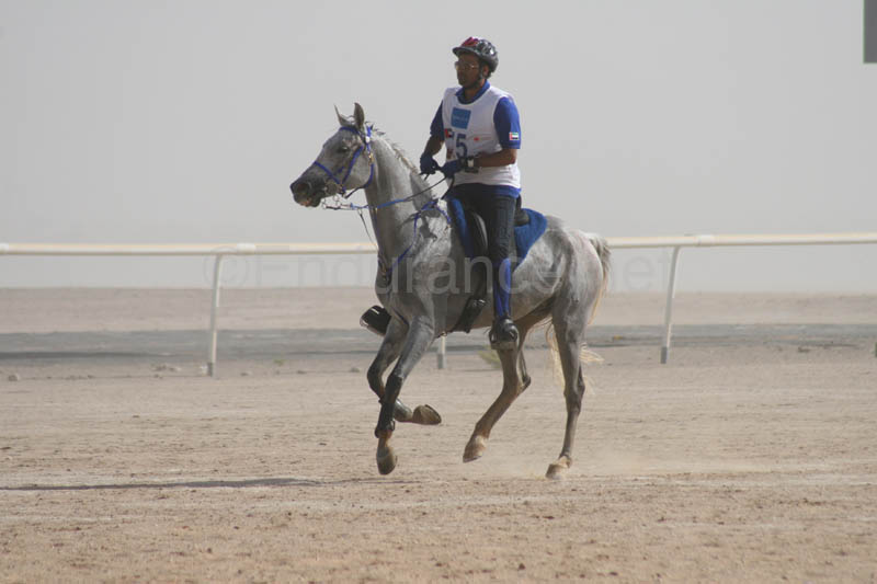 0902UAE_557