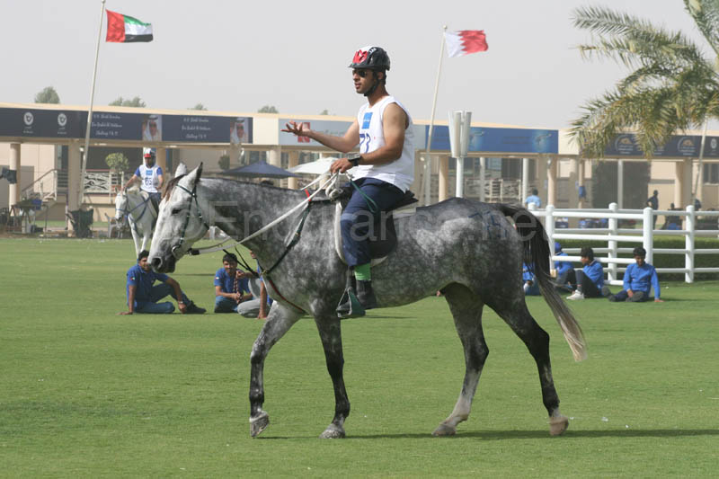 0902UAE_571