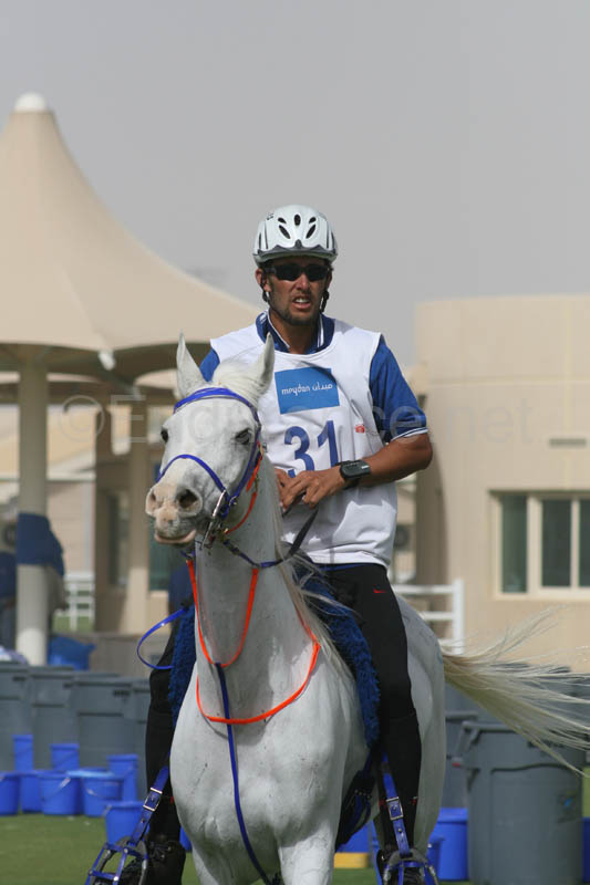 0902UAE_574