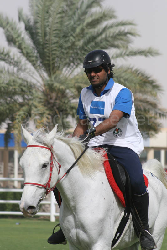 0902UAE_575