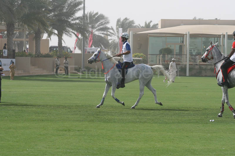 0902UAE_579