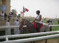 0902UAE_570D
