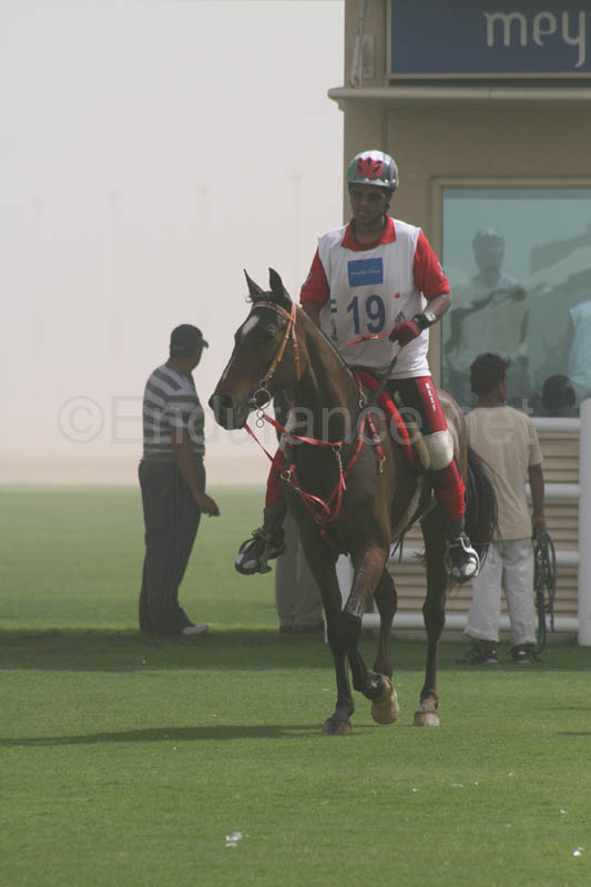 0902UAE_611