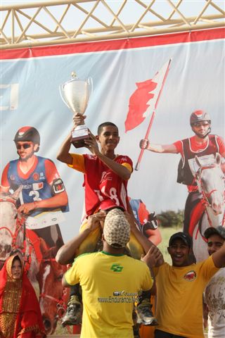2009HMTheKingofBahra#A0081
