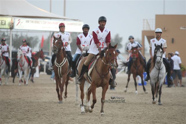2009HMTheKingofBahra#A0092