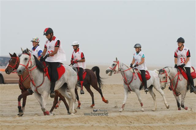 2009HMTheKingofBahra#A0127