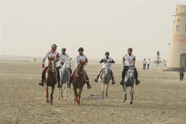 2009HMTheKingofBahra#A0155