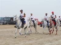 2009HMTheKingofBahra#A0103