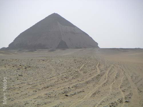 2_018_BentPyramid